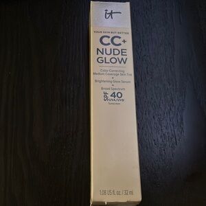 IT Cosmetics Cream Foundation SPF 40 Radiant Finish- NEW- Sealed - Light